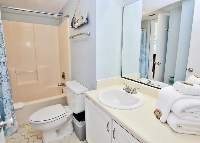 Whaler 2a By Youngs Suncoast Apartment